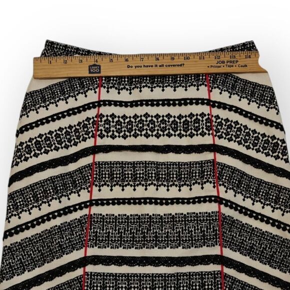 NWOT Anthropologie Tabitha Black and Cream Embellished A-Line Mini Skirt Sz 2 - Picture 3 of 4